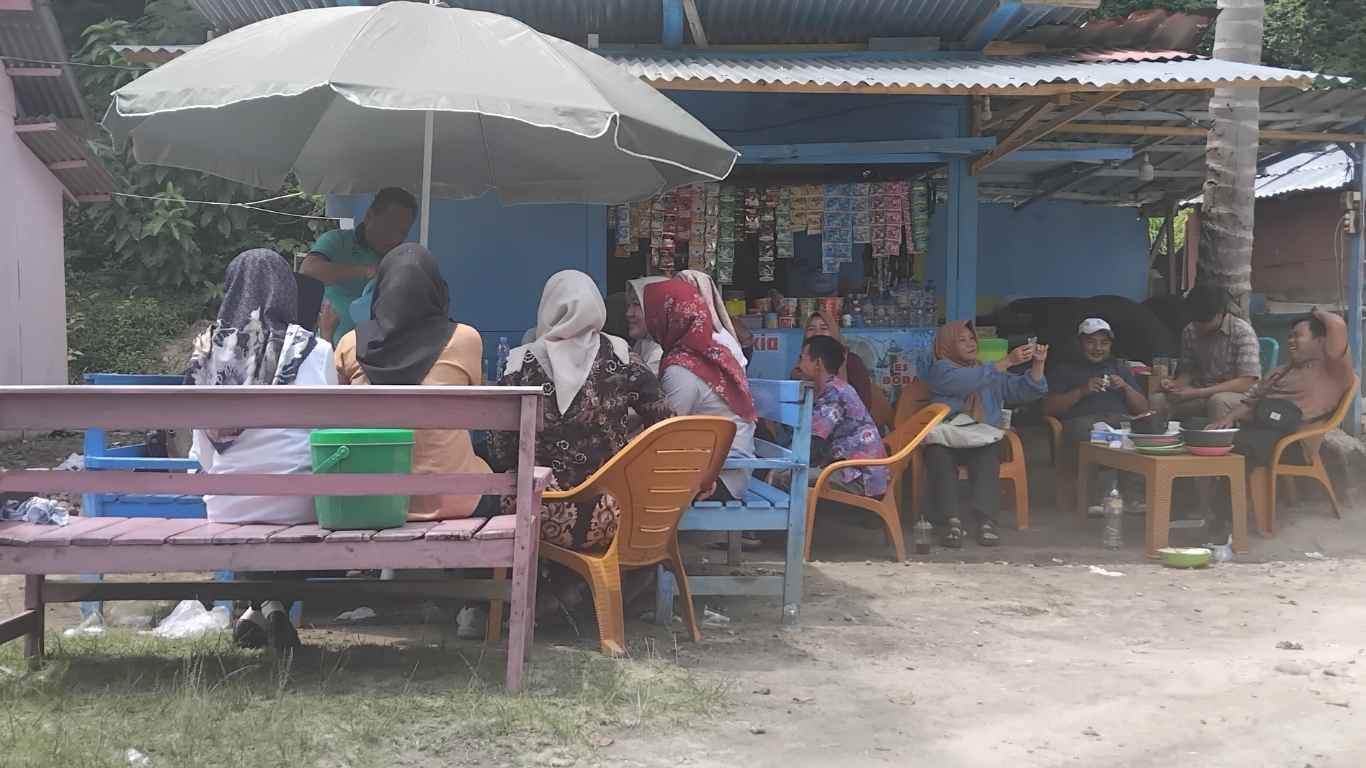 Forum Keuangan Desa Kecamatan Teluk Pandan Gelar Rapat Koordinasi dan Halalbihalal di Desa Batu Menyan